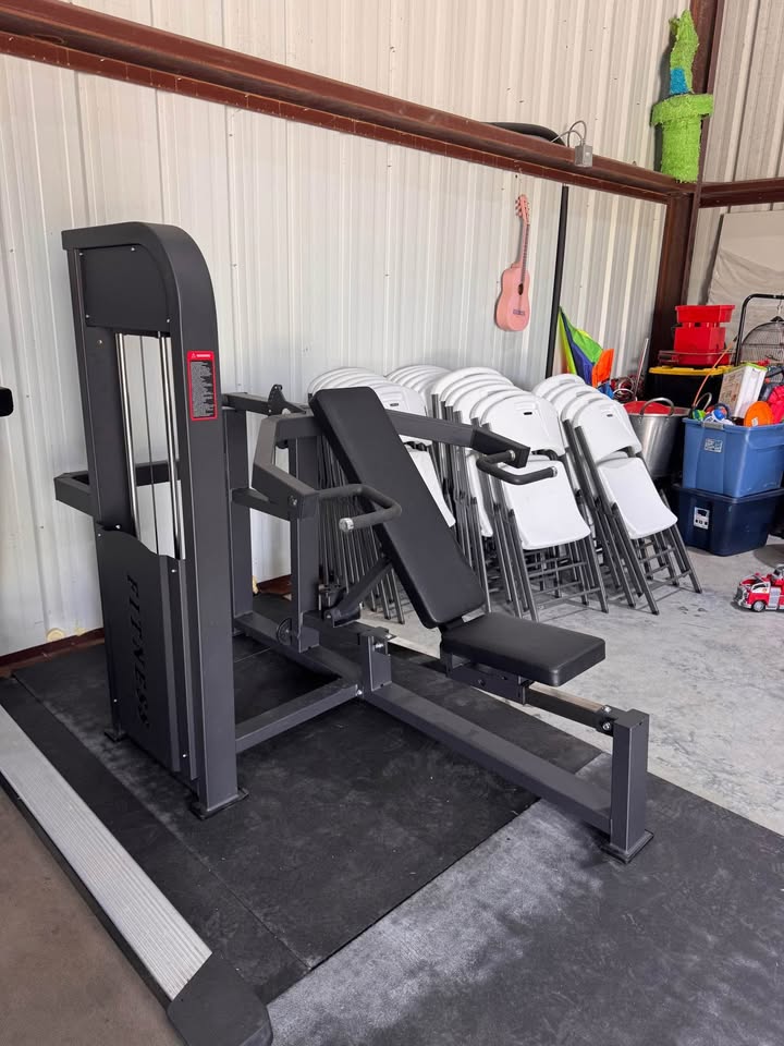 FLASH CHEST / SHOULDER PRESS 2 IN 1 (Local Only)