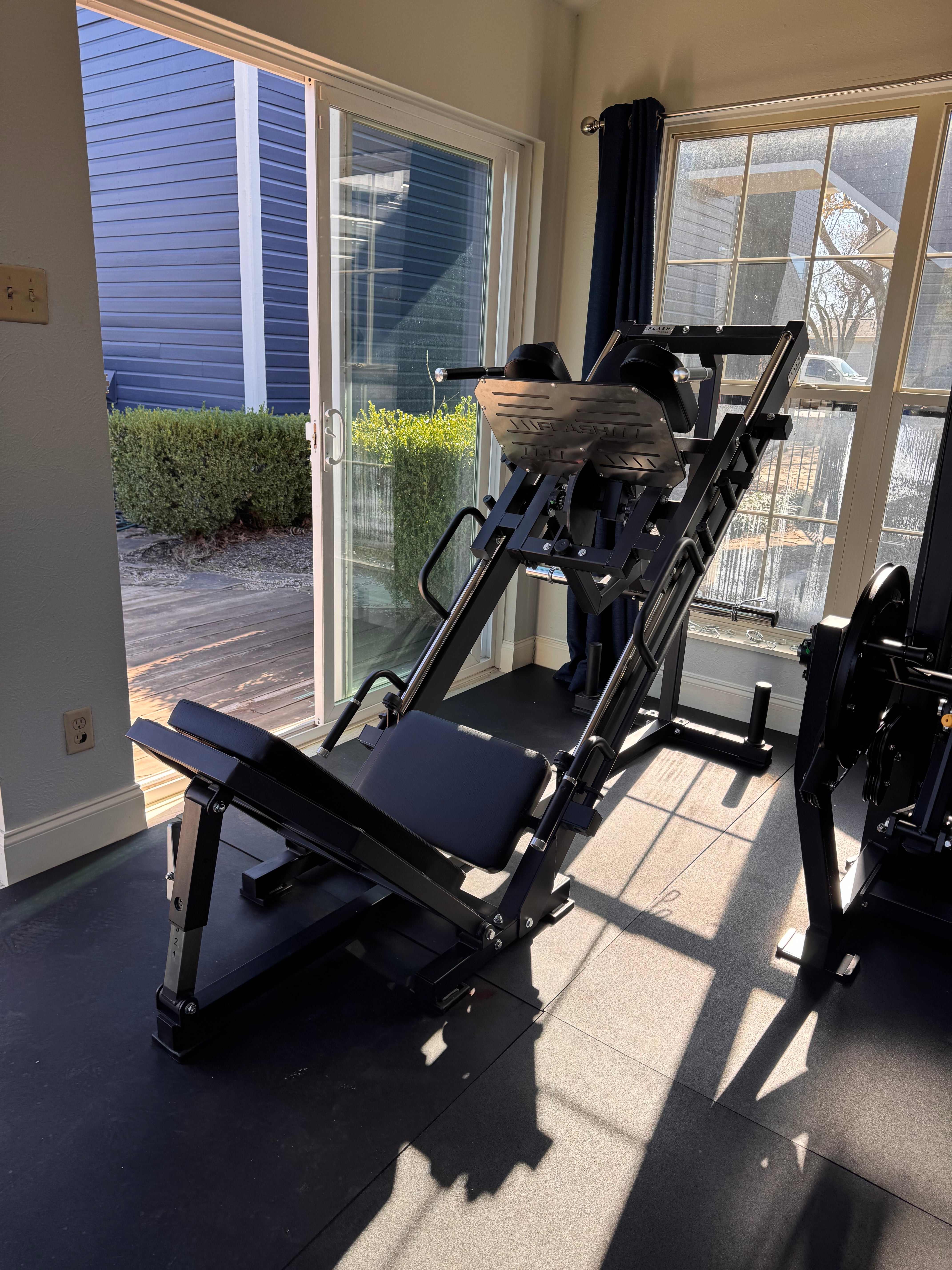 Flash 2-in-1 Leg Press-Hack Squat
