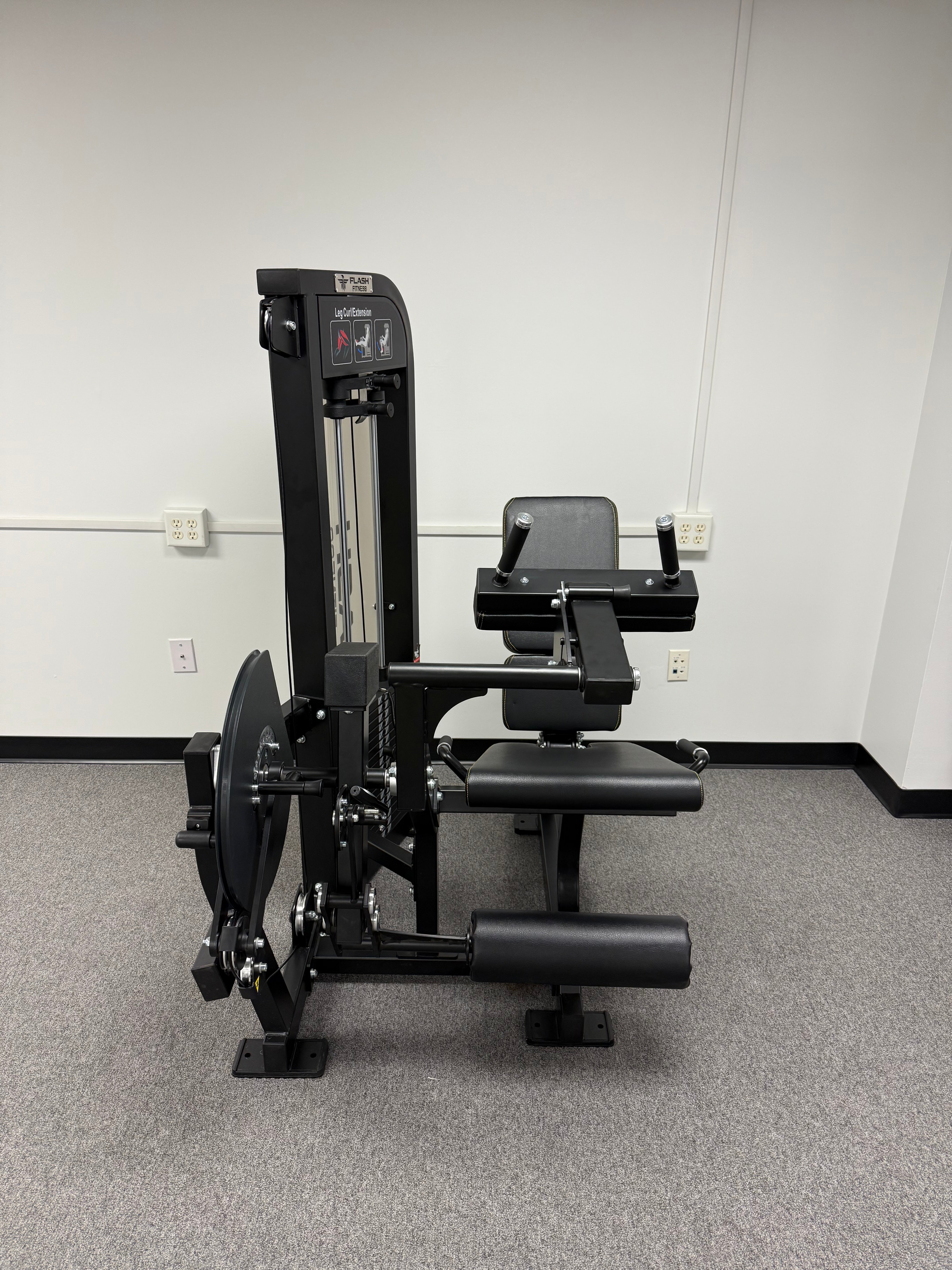 FLASH LEG EXTENSION / HAMSTRNG CURL 2 IN 1