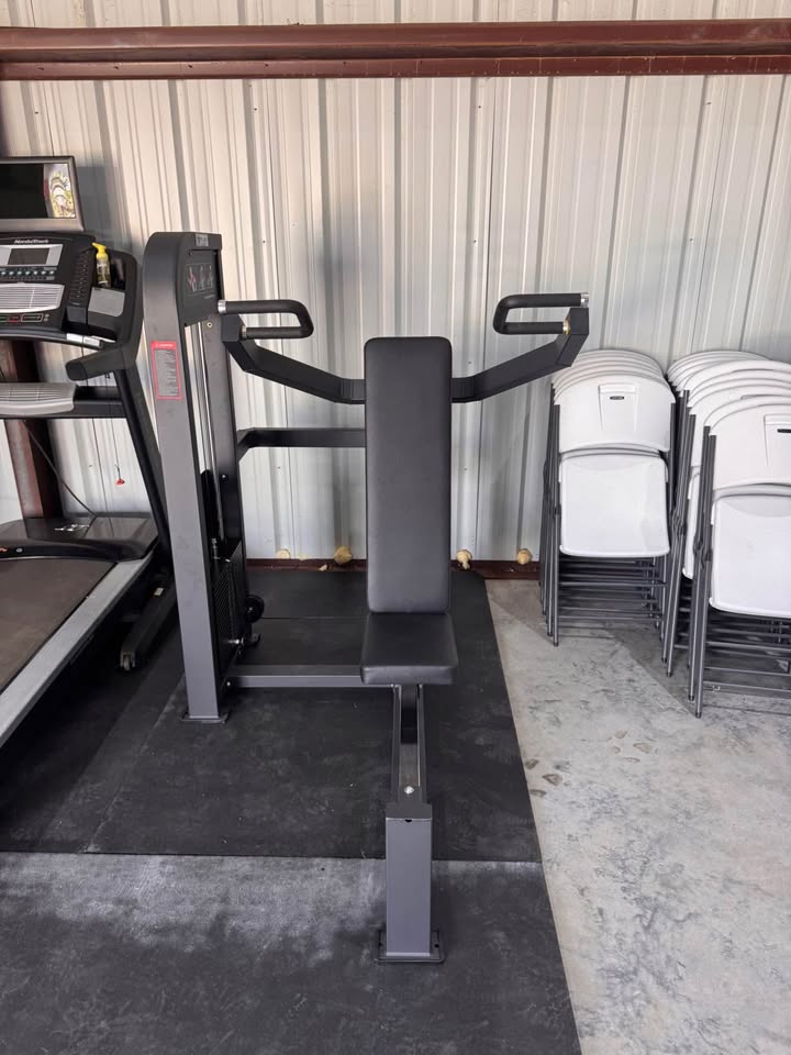 FLASH CHEST / SHOULDER PRESS 2 IN 1 (Local Only)
