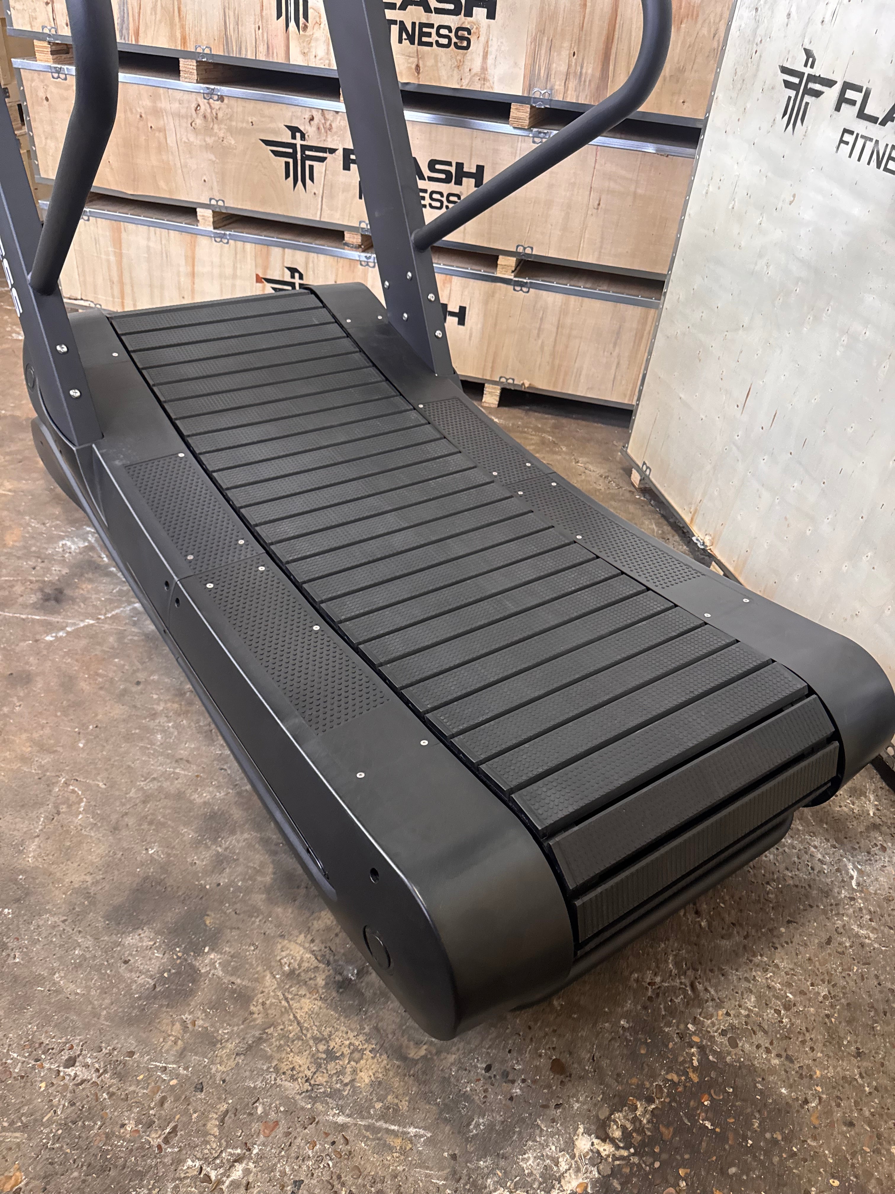 FLASH MANUAL CURVED TREADMILL (Local Only)
